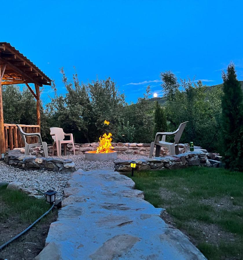 Elysian Fields - The Island Tiny House Bed & Breakfast Sadu Exterior photo