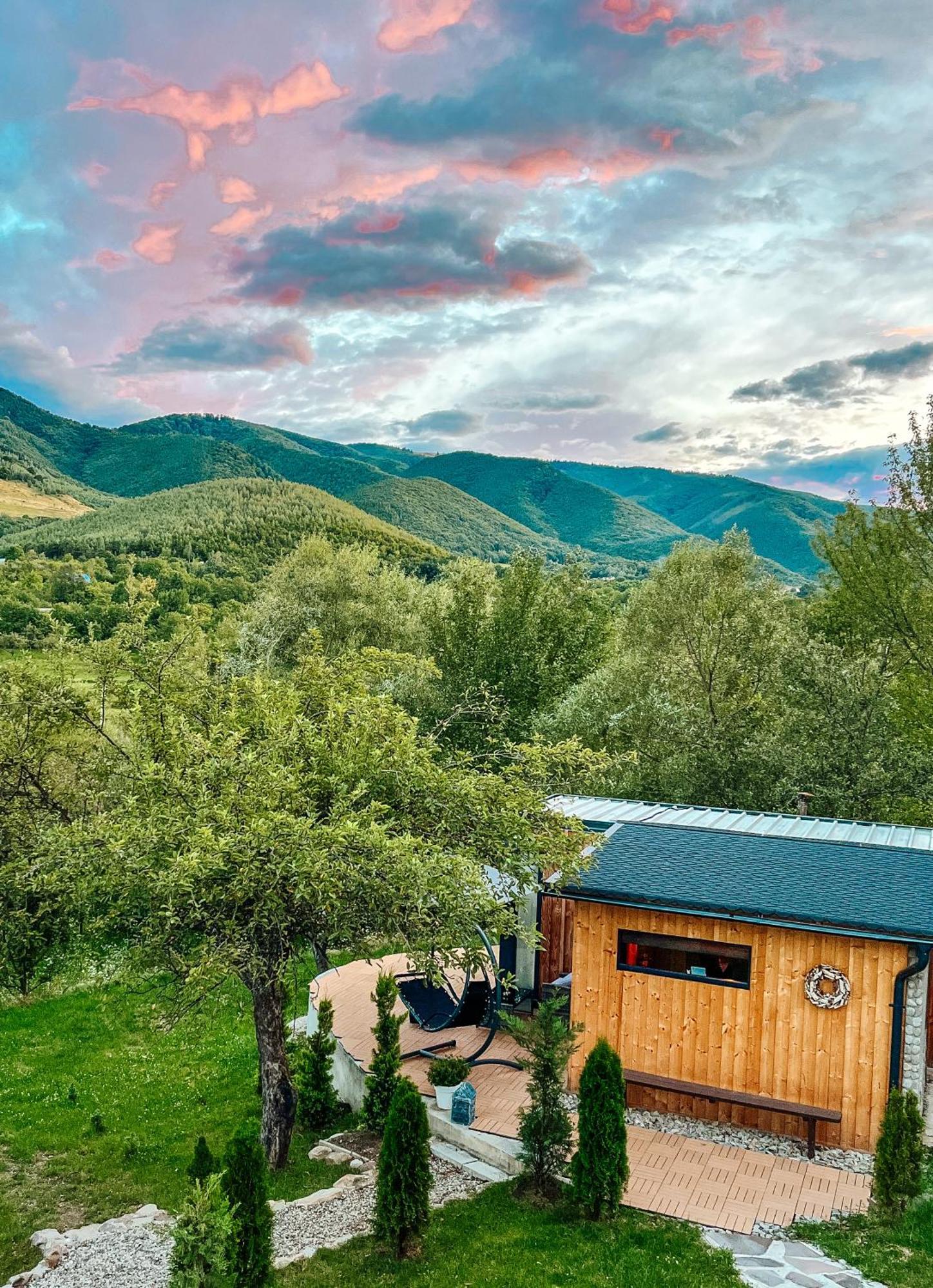 Elysian Fields - The Island Tiny House Bed & Breakfast Sadu Exterior photo