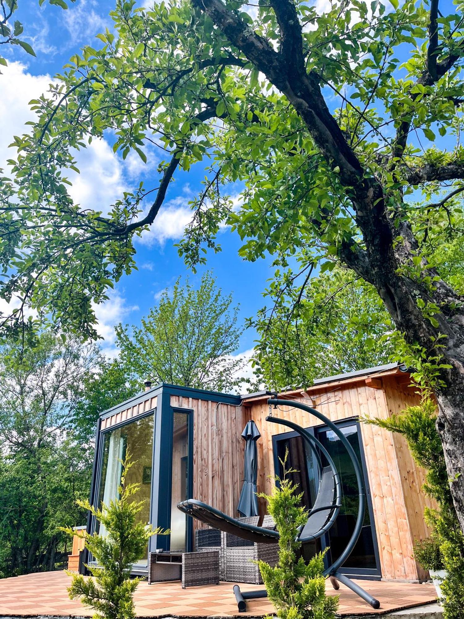 Elysian Fields - The Island Tiny House Bed & Breakfast Sadu Exterior photo